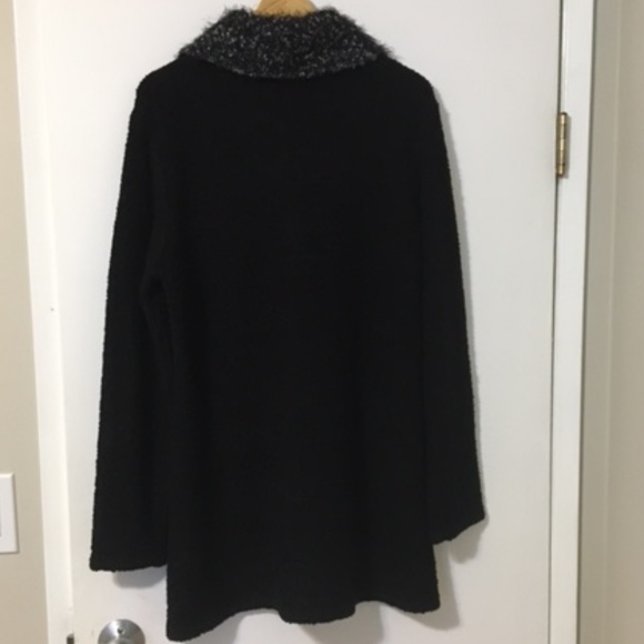 Stylish light coat/cardigan/sweater with faux shearling collar and details - Picture 5 of 7